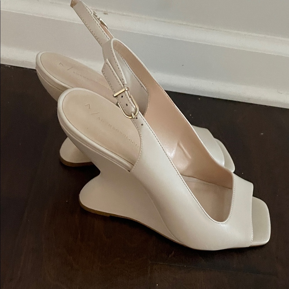 Anthropologie Curved Edge Slingback Heels Cream Size 9.5 - Picture 2 of 14